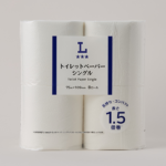 ローソンのトイレットペーパー シングル 長さ1.5倍巻を比較する。税込価格：471円。