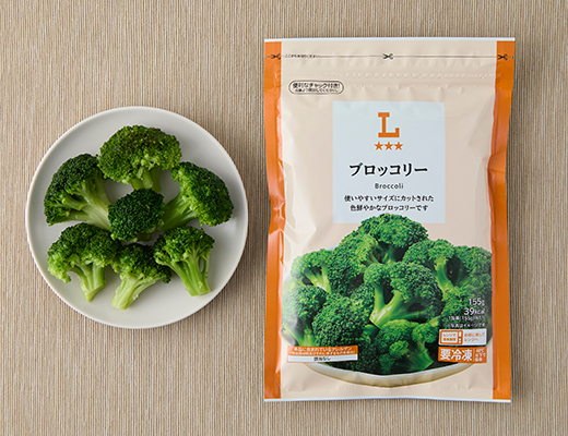 ローソンのブロッコリーを比較する。税込価格：211円、カロリー：39kcal、1円あたりカロリー：0.18kcal/円、たんぱく質：2.2g、1円あたりたんぱく質：0.01g/円、脂質：0.5g、炭水化物：9g、糖質：3.9g、食物繊維：5.1g、食塩相当量：0.1g。