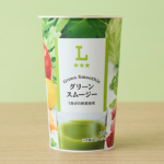 ローソンのグリーンスムージー。税込価格：198円、カロリー：79kcal、たんぱく質：0.8g、脂質：0g、炭水化物：19.6g、糖質：18.4g、食物繊維：1.2g、食塩相当量：0.1g。