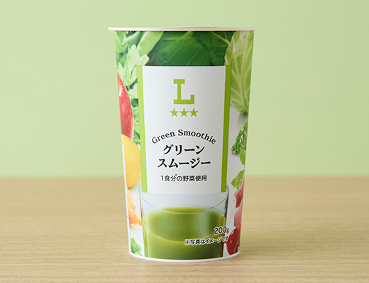 ローソンのグリーンスムージー。税込価格：198円、カロリー：79kcal、たんぱく質：0.8g、脂質：0g、炭水化物：19.6g、糖質：18.4g、食物繊維：1.2g、食塩相当量：0.1g。