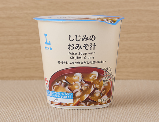 ローソンのしじみのおみそ汁を比較する。税込価格：178円、カロリー：34kcal、1円あたりカロリー：0.19kcal/円、たんぱく質：2.8g、1円あたりたんぱく質：0.02g/円、脂質：0.8g、炭水化物：4.4g、糖質：3.4g、食物繊維：1g、食塩相当量：2.5g。