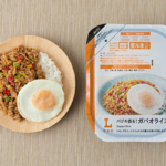 ローソンのバジル香る！ガパオライスを比較する。税込価格：505円、カロリー：430kcal、1円あたりカロリー：0.85kcal/円、たんぱく質：19.8g、1円あたりたんぱく質：0.04g/円、脂質：9.3g、炭水化物：68.1g、糖質：65.4g、食物繊維：2.7g、食塩相当量：2.5g。