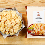 ローソンのサッポロポテト バーべQあじを比較する。税込価格：148円、カロリー：319kcal、1円あたりカロリー：2.16kcal/円、たんぱく質：4g、1円あたりたんぱく質：0.03g/円、脂質：16.4g、炭水化物：39.7g、糖質：37.9g、食物繊維：1.8g、食塩相当量：1.1g。