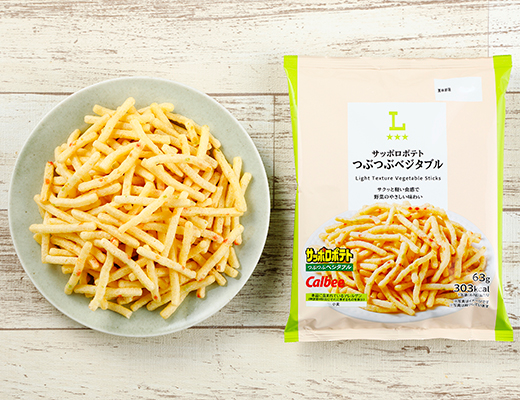 ローソンのサッポロポテト つぶつぶベジタブルを比較する。税込価格：148円、カロリー：303kcal、1円あたりカロリー：2.05kcal/円、たんぱく質：4g、1円あたりたんぱく質：0.03g/円、脂質：13.2g、炭水化物：42.7g、糖質：41.3g、食物繊維：1.4g、食塩相当量：0.9g。