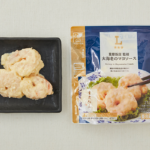 ローソンの重慶飯店監修 大海老のマヨソース。税込価格：484円、カロリー：212kcal、たんぱく質：10.5g、脂質：12.5g、炭水化物：14.4g、糖質：14.4g、食物繊維：0g、食塩相当量：2.5g。