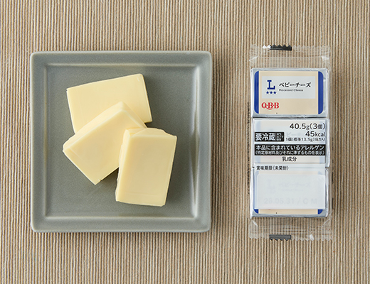 ローソンのベビーチーズを比較する。税込価格：173円、カロリー：45kcal、1円あたりカロリー：0.26kcal/円、たんぱく質：2.6g、1円あたりたんぱく質：0.02g/円、脂質：3.7g、炭水化物：0.2g、糖質：0.2g、食物繊維：0g、食塩相当量：0.4g。