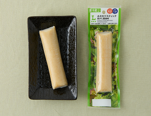 ローソンのホタカマスティック 焦がし醤油味を比較する。税込価格：192円、カロリー：75kcal、1円あたりカロリー：0.39kcal/円、たんぱく質：8.9g、1円あたりたんぱく質：0.05g/円、脂質：0.8g、炭水化物：8.1g、糖質：7.8g、食物繊維：0.3g、食塩相当量：1.6g。