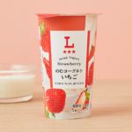 ローソンののむヨーグルト いちご。税込価格：165円、カロリー：130kcal、たんぱく質：5.7g、脂質：0.6g、炭水化物：25.6g、糖質：25.2g、食物繊維：0.4g、食塩相当量：0.2g。