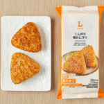 ローソンのこんがり焼おにぎりを比較する。税込価格：300円、カロリー：178kcal、1円あたりカロリー：0.59kcal/円、たんぱく質：3.9g、1円あたりたんぱく質：0.01g/円、脂質：0.8g、炭水化物：39g、糖質：38.6g、食物繊維：0.4g、食塩相当量：1.3g。
