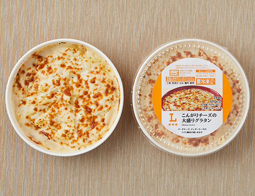 ローソンのこんがりチーズの大盛りグラタンを比較する。税込価格：419円、カロリー：347kcal、1円あたりカロリー：0.83kcal/円、たんぱく質：12.9g、1円あたりたんぱく質：0.03g/円、脂質：11.2g、炭水化物：46.6g、糖質：44.9g、食物繊維：1.7g、食塩相当量：2.8g。
