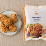 ローソンの鶏から揚げを比較する。税込価格：333円、カロリー：401kcal、1円あたりカロリー：1.20kcal/円、たんぱく質：27.3g、1円あたりたんぱく質：0.08g/円、脂質：22.2g、炭水化物：23.8g、糖質：22.2g、食物繊維：1.6g、食塩相当量：2g。