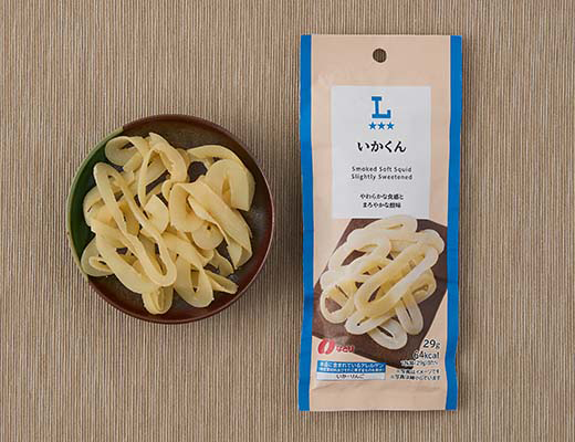 ローソンのいかくんを比較する。税込価格：248円、カロリー：64kcal、1円あたりカロリー：0.26kcal/円、たんぱく質：9.4g、1円あたりたんぱく質：0.04g/円、脂質：0.4g、炭水化物：5.8g、糖質：5.8g、食物繊維：0g、食塩相当量：1.9g。