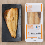 ローソンの縞ほっけの塩焼。税込価格：397円、カロリー：106kcal、たんぱく質：12.5g、脂質：6.2g、炭水化物：0g、糖質：0g、食物繊維：0g、食塩相当量：0.7g。