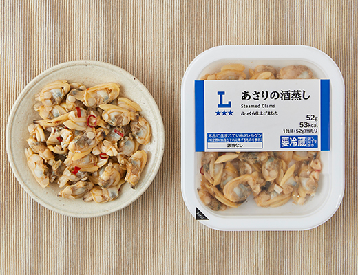 ローソンのあさりの酒蒸しを比較する。税込価格：311円、カロリー：53kcal、1円あたりカロリー：0.17kcal/円、たんぱく質：8.1g、1円あたりたんぱく質：0.03g/円、脂質：0.9g、炭水化物：3.3g、糖質：3.1g、食物繊維：0.2g、食塩相当量：1.5g。