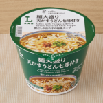 ローソンの麺大盛り 天かすうどん 七味付きを比較する。税込価格：198円、カロリー：442kcal、1円あたりカロリー：2.23kcal/円、たんぱく質：9.3g、1円あたりたんぱく質：0.05g/円、脂質：16.9g、炭水化物：64.1g、糖質：62.1g、食物繊維：2g、食塩相当量：6.7g。