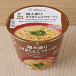 ローソンの麺大盛り コク辛とんこつラーメンを比較する。税込価格：198円、カロリー：499kcal、1円あたりカロリー：2.52kcal/円、たんぱく質：11.7g、1円あたりたんぱく質：0.06g/円、脂質：23.8g、炭水化物：60.7g、糖質：58.3g、食物繊維：2.4g、食塩相当量：6.8g。