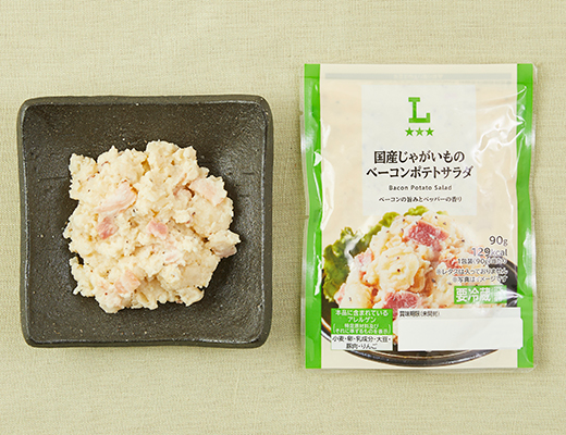 ローソンの国産じゃがいものベーコンポテトサラダ。税込価格：203円、カロリー：129kcal、たんぱく質：3.1g、脂質：6.8g、炭水化物：14.5g、糖質：13.2g、食物繊維：1.3g、食塩相当量：0.8g。