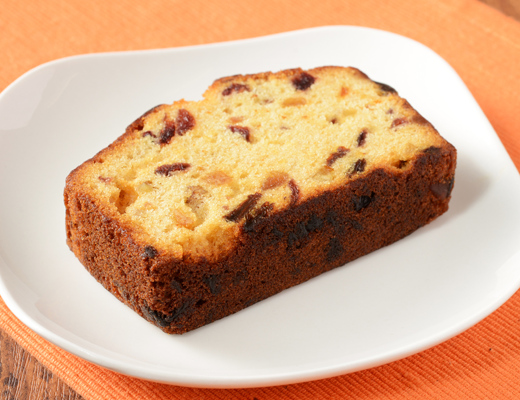 ローソンの6種のフルーツ味わうパウンドケーキ。税込価格：238円、カロリー：238kcal、たんぱく質：2.6g、脂質：9.8g、炭水化物：34.8g、食塩相当量：0.2g。