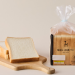 ローソンの味わいの食パン 6枚入。税込価格：138円、カロリー：163kcal、たんぱく質：4.8g、脂質：2g、炭水化物：32.1g、糖質：30.9g、食物繊維：1.2g、食塩相当量：0.8g。