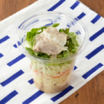 ローソンの振っておいしいパスタサラダ 豚しゃぶ。税込価格：397円、カロリー：340kcal、たんぱく質：12.5g、脂質：19.5g、炭水化物：30.7g、糖質：26.5g、食物繊維：4.2g、食塩相当量：2.7g。