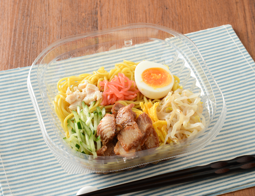 ローソンの冷し中華。税込価格：599円。