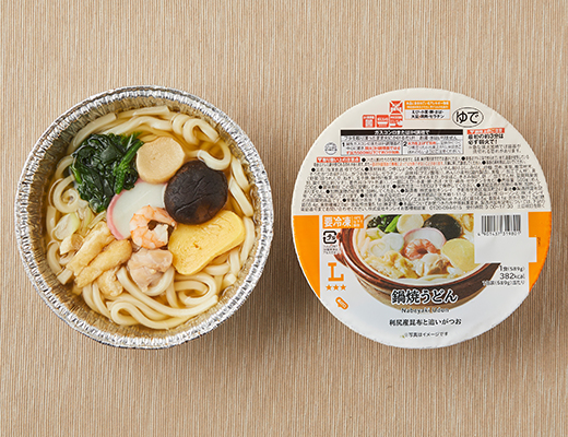 ローソンの鍋焼うどんを比較する。税込価格：538円、カロリー：382kcal、1円あたりカロリー：0.71kcal/円、たんぱく質：16.5g、1円あたりたんぱく質：0.03g/円、脂質：4.1g、炭水化物：71.3g、糖質：68.4g、食物繊維：2.9g、食塩相当量：5.1g。
