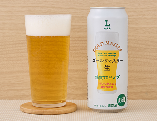 ローソンのゴールドマスター生 糖質70％オフ 500ml。税込価格：226円、カロリー：125kcal、たんぱく質：0.5g、脂質：0g、糖質：4.5g。