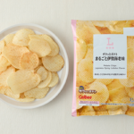 ローソンのザクッとポテト まるごと伊勢海老味を比較する。税込価格：148円、カロリー：312kcal、1円あたりカロリー：2.11kcal/円、たんぱく質：3.2g、1円あたりたんぱく質：0.02g/円、脂質：20.3g、炭水化物：30.4g、糖質：27.8g、食物繊維：2.6g、食塩相当量：0.6g。