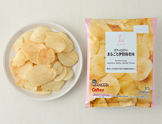 ローソンのザクッとポテト まるごと伊勢海老味を比較する。税込価格：148円、カロリー：312kcal、1円あたりカロリー：2.11kcal/円、たんぱく質：3.2g、1円あたりたんぱく質：0.02g/円、脂質：20.3g、炭水化物：30.4g、糖質：27.8g、食物繊維：2.6g、食塩相当量：0.6g。