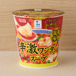 ローソンのタンメントナリ監修 辛激ワンタンスープを比較する。税込価格：200円、カロリー：116kcal、1円あたりカロリー：0.58kcal/円、たんぱく質：3.7g、1円あたりたんぱく質：0.02g/円、脂質：5.6g、炭水化物：13.4g、糖質：11.9g、食物繊維：1.5g、食塩相当量：2.6g。