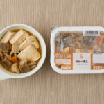 ローソンの豚もつ煮込。税込価格：430円、カロリー：198kcal、たんぱく質：17.5g、脂質：11.2g、炭水化物：7.7g、糖質：5.7g、食物繊維：2g、食塩相当量：3g。