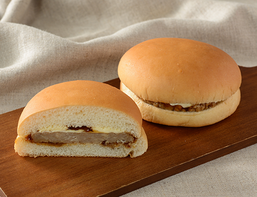 ローソンのてりやきハンバーガー。税込価格：149円、カロリー：250kcal、たんぱく質：10.9g、脂質：9.7g、炭水化物：30.8g、糖質：28.8g、食物繊維：2g、食塩相当量：1.9g。