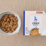 ローソンの小粒納豆 まろみだし。税込価格：113円、カロリー：91kcal、たんぱく質：7.4g、脂質：4.4g、炭水化物：6.9g、糖質：3.8g、食物繊維：3.1g、食塩相当量：0.6g。