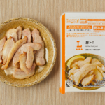 ローソンの豚トロを比較する。税込価格：387円、カロリー：296kcal、1円あたりカロリー：0.76kcal/円、たんぱく質：10.6g、1円あたりたんぱく質：0.03g/円、脂質：27.5g、炭水化物：1.6g、糖質：1.3g、食物繊維：0.3g、食塩相当量：1.6g。
