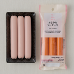 ローソンのおさかなソーセージを比較する。税込価格：208円、カロリー：81kcal、1円あたりカロリー：0.39kcal/円、たんぱく質：4.5g、1円あたりたんぱく質：0.02g/円、脂質：2.9g、炭水化物：9.3g、糖質：9.2g、食物繊維：0.1g、食塩相当量：1.1g。