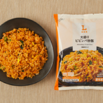 ローソンの大盛りビビンバ炒飯を比較する。税込価格：397円、カロリー：661kcal、1円あたりカロリー：1.66kcal/円、たんぱく質：15.6g、1円あたりたんぱく質：0.04g/円、脂質：17.9g、炭水化物：111.3g、糖質：107.5g、食物繊維：3.8g、食塩相当量：5.5g。