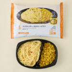 ローソンのペペロンチーノ＆カレーピラフを比較する。税込価格：397円、カロリー：532kcal、1円あたりカロリー：1.34kcal/円、たんぱく質：12.2g、1円あたりたんぱく質：0.03g/円、脂質：16g、炭水化物：87.4g、糖質：82.3g、食物繊維：5.1g、食塩相当量：3.7g。