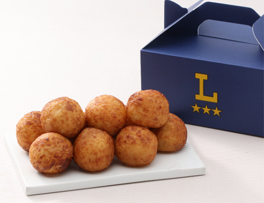 ローソンの5種の合わせだし香る揚げたこ焼き(10粒)【BOX】。税込価格：790円、カロリー：660kcal、たんぱく質：12.5g、脂質：39g、炭水化物：66.9g、糖質：62.8g、食物繊維：4.1g、食塩相当量：3.2g。