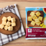 ローソンの1日分の鉄分が摂れる チーズケーキ仕立ての焼きショコラ。税込価格：168円、カロリー：210kcal、たんぱく質：2.9g、脂質：12g、炭水化物：22.8g、糖質：22.5g、食物繊維：0.3g、食塩相当量：0.1g。
