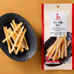 ローソンのチーズ鱈® 辛口を比較する。税込価格：208円、カロリー：110kcal、1円あたりカロリー：0.53kcal/円、たんぱく質：6.5g、1円あたりたんぱく質：0.03g/円、脂質：7.2g、炭水化物：5g、糖質：4.7g、食物繊維：0.3g、食塩相当量：1g。