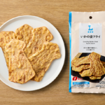 ローソンのいかの姿フライを比較する。税込価格：120円、カロリー：225kcal、1円あたりカロリー：1.88kcal/円、たんぱく質：5.8g、1円あたりたんぱく質：0.05g/円、脂質：9g、炭水化物：30.8g、糖質：29.5g、食物繊維：1.3g、食塩相当量：1.5g。