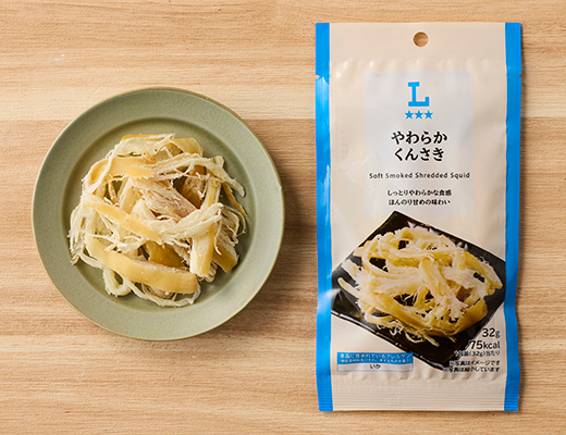 ローソンのやわらかくんさきを比較する。税込価格：248円、カロリー：75kcal、1円あたりカロリー：0.30kcal/円、たんぱく質：9.9g、1円あたりたんぱく質：0.04g/円、脂質：0.2g、炭水化物：8.4g、糖質：8.4g、食物繊維：0g、食塩相当量：1.8g。