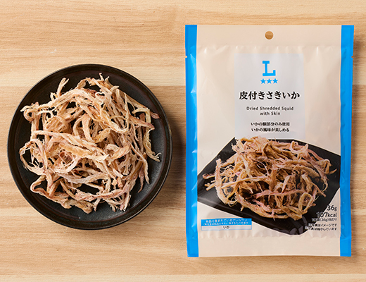 ローソンの皮付きさきいかを比較する。税込価格：408円、カロリー：107kcal、1円あたりカロリー：0.26kcal/円、たんぱく質：17.2g、1円あたりたんぱく質：0.04g/円、脂質：0.9g、炭水化物：7.4g、糖質：7.3g、食物繊維：0.1g、食塩相当量：1.7g。