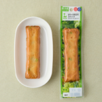ローソンのもちっと枝豆天スティックを比較する。税込価格：192円、カロリー：127kcal、1円あたりカロリー：0.66kcal/円、たんぱく質：7.4g、1円あたりたんぱく質：0.04g/円、脂質：5.2g、炭水化物：13.1g、糖質：12.1g、食物繊維：1g、食塩相当量：1.6g。