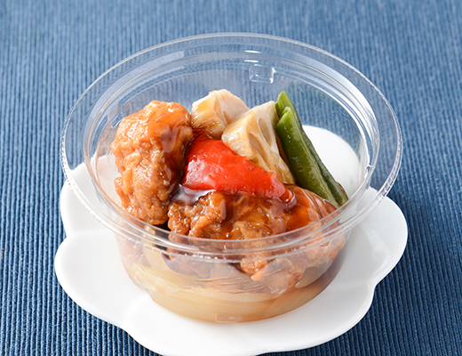 ローソンの鶏と野菜の黒酢あん。税込価格：346円、カロリー：192kcal、たんぱく質：10.5g、脂質：10g、炭水化物：16.1g、糖質：13.9g、食物繊維：2.2g、食塩相当量：2g。