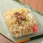 ローソンの大盛塩焼そば。税込価格：559円。