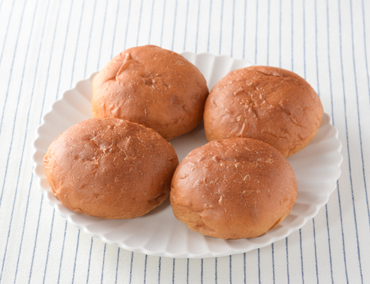 ローソンのNL たんぱく質が摂れるブランパン 4個入。税込価格：279円、カロリー：66kcal、たんぱく質：6.1g、脂質：2.8g、炭水化物：6.1g、糖質：2g、食物繊維：4.1g、食塩相当量：0.2g。