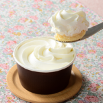 なめらか2層のチーズケーキ ローソン なめらかベイクドチーズケーキとチーズクリームを楽しむカップスイーツ。