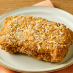 Ｌチキ　ハッピーターン味 ローソン あられ入りの衣で、米菓の風味と食感を実現。ハッピーターンの甘じょっぱさを表現。