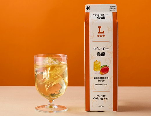 ローソンのマンゴー烏龍を比較する。税込価格：158円、カロリー：12kcal、1円あたりカロリー：0.08kcal/円、たんぱく質：0.1g、1円あたりたんぱく質：0.01未満g/円、脂質：0g、炭水化物：2.8g、糖質：2.8g、食物繊維：0g、食塩相当量：0g。